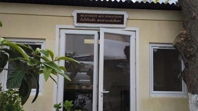 Wat Sisattanak : Un nouvel écrin pour la générosité avant le Nouvel An Laotien