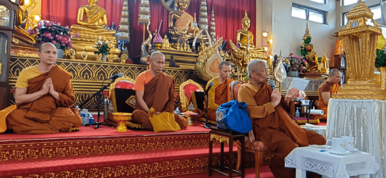 Hommage solennel au Vénérable Patriarche Somdeth Pha Gnodkèo Oupali Méthichane Chanthy Chanthavangso