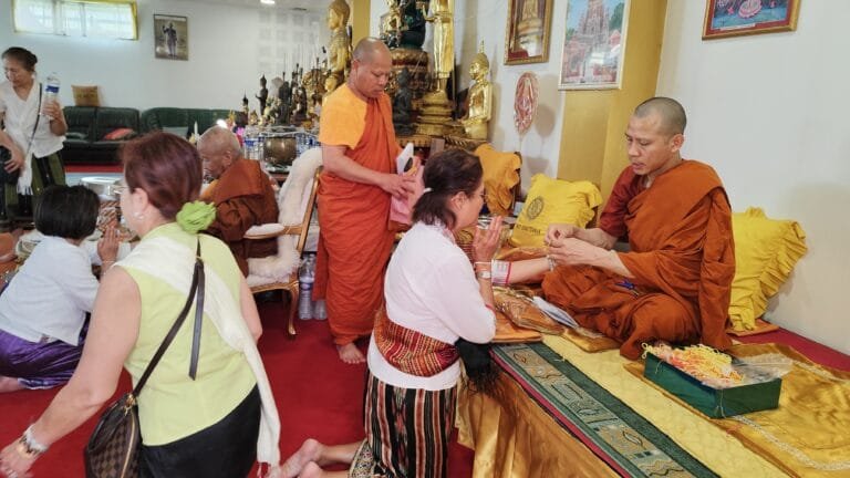 Boun Visaka Bouxa 2026 à la pagode de Wat Sisattanak